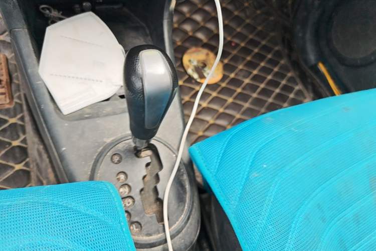 Used Suzuki Alto 2013 1.0L Automatic Luxury Model Gear Lever