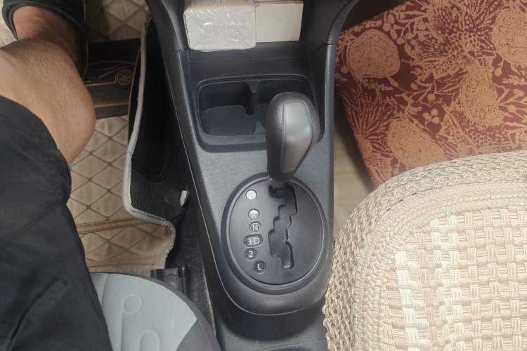 Used Suzuki Alto 2013 1.0L Automatic Luxury Model Gear Lever
