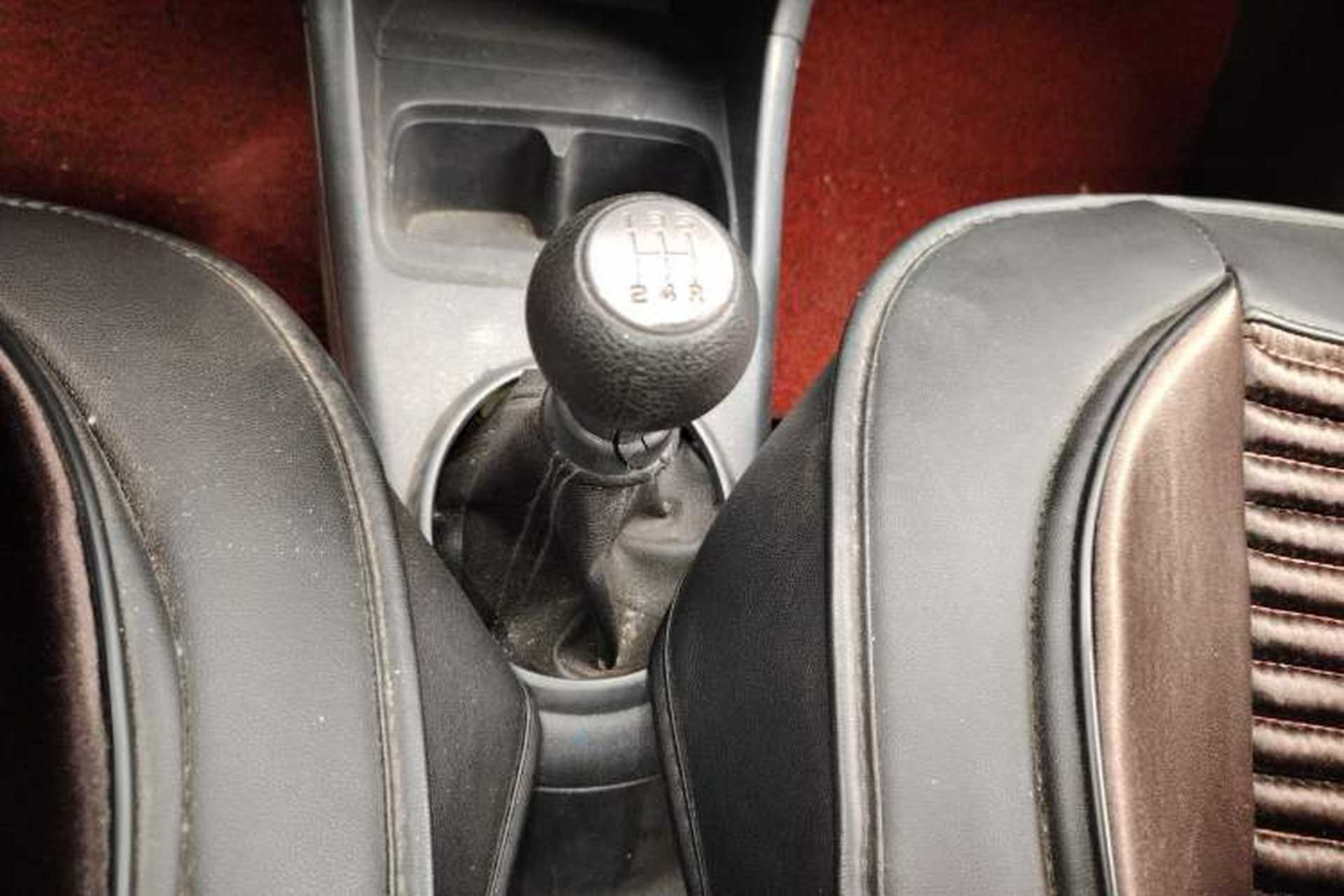 Used Suzuki Alto 2013 Revised Version 1.0L Manual Comfort Edition Gear Lever