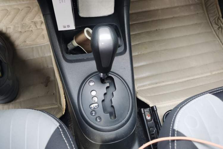 Used Suzuki Alto 2013 1.0L Automatic Luxury Model Gear Lever