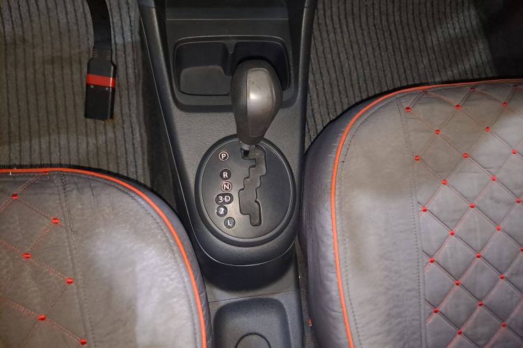 Used Suzuki Alto 2013 1.0L Automatic Luxury Model Gear Lever