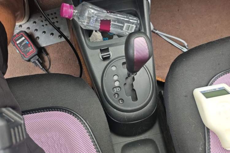 Used Suzuki Alto 2013 1.0L Automatic Luxury Model Gear Lever