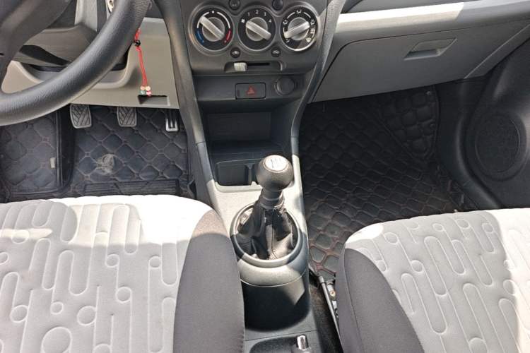 Used Suzuki Alto 2013 Revised Version 1.0L Manual Comfort Edition Gear Lever