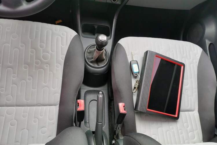 Used Suzuki Alto 2013 Revised Version 1.0L Manual Comfort Edition Gear Lever