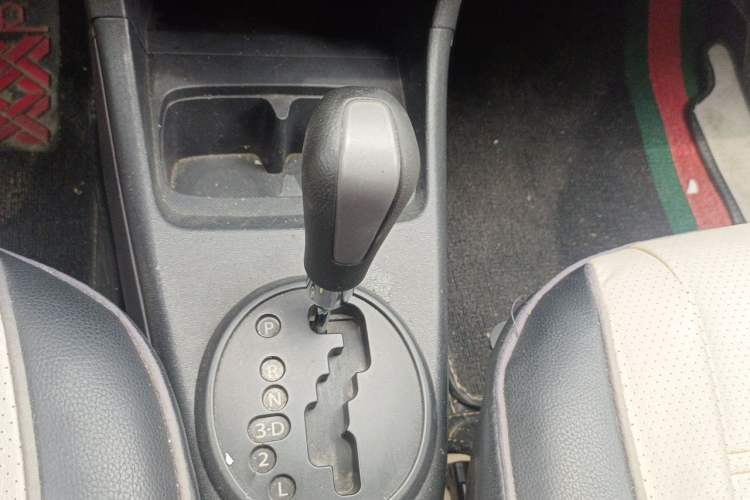 Used Suzuki Alto 2013 1.0L Automatic Luxury Model Gear Lever