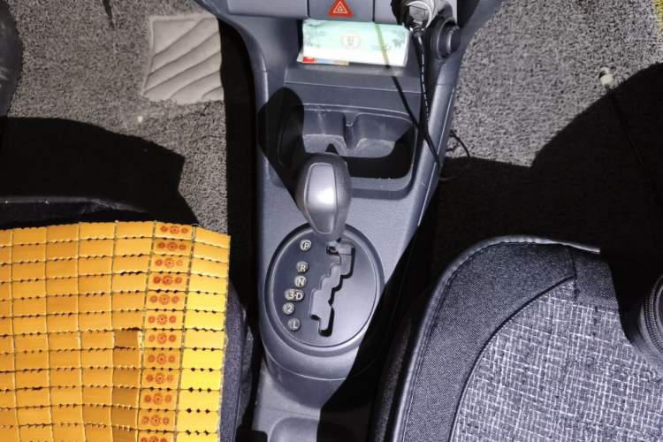 Used Suzuki Alto 2013 1.0L Automatic Luxury Model Gear Lever