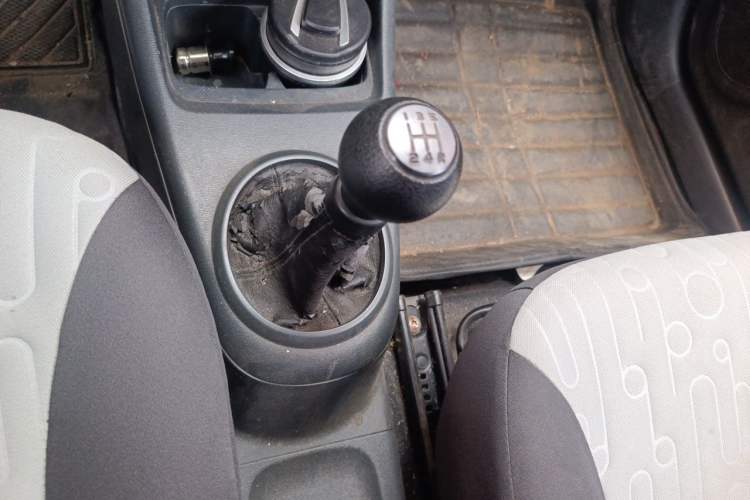 Used Suzuki Alto 2013 Revised Version 1.0L Manual Comfort Edition Gear Lever