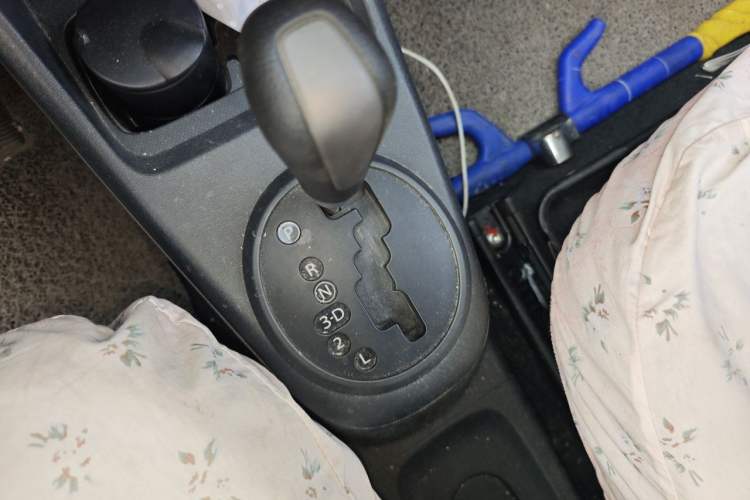 Used Suzuki Alto 2013 1.0L Automatic Luxury Model Gear Lever