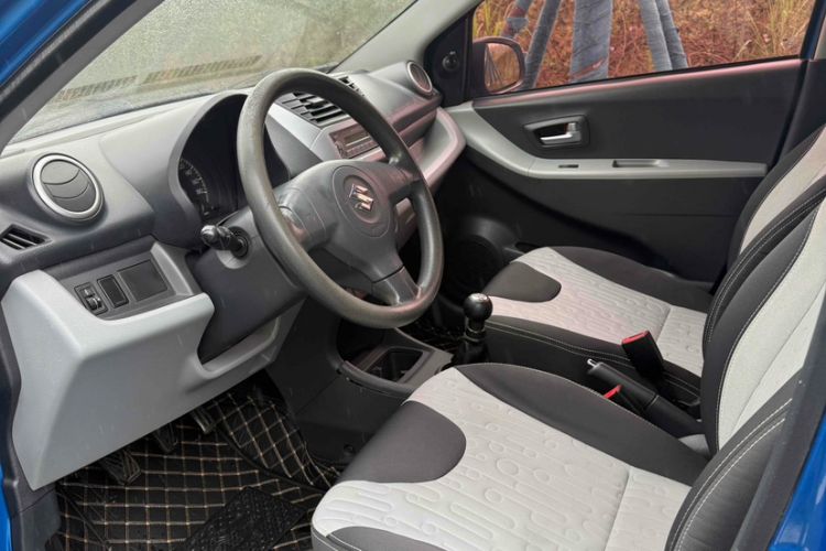 Used Suzuki Alto 2013 Revised Version 1.0L Manual Comfort Edition Interior 1