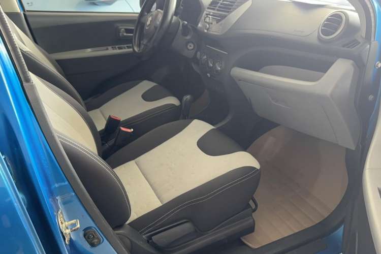 Used Suzuki Alto 2013 1.0L Automatic Luxury Model Interior 3