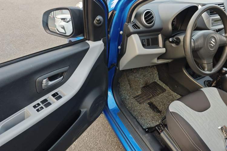 Used Suzuki Alto 2013 Revised Version 1.0L Manual Comfort Edition Interior 3