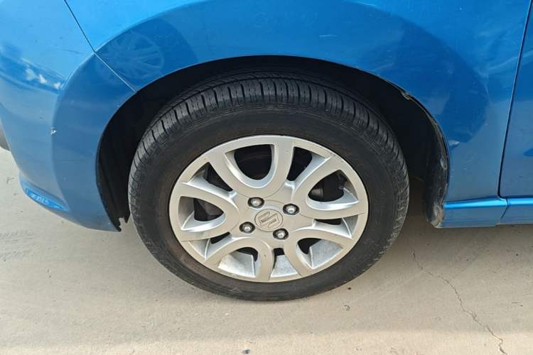 Used Suzuki Alto 2013 1.0L Manual Luxury Model Left Front Wheel Hub