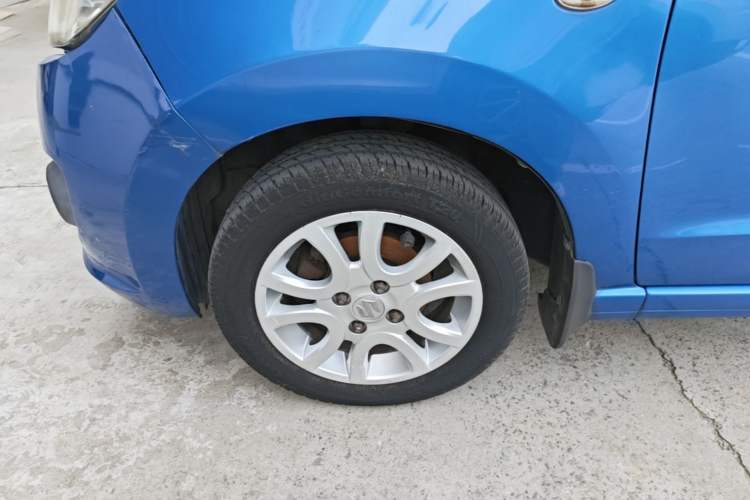Used Suzuki Alto 2013 1.0L Automatic Luxury Model Left Front Wheel Hub
