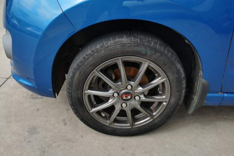 Used Suzuki Alto 2013 Revised Version 1.0L Manual Comfort Edition Left Front Wheel Hub