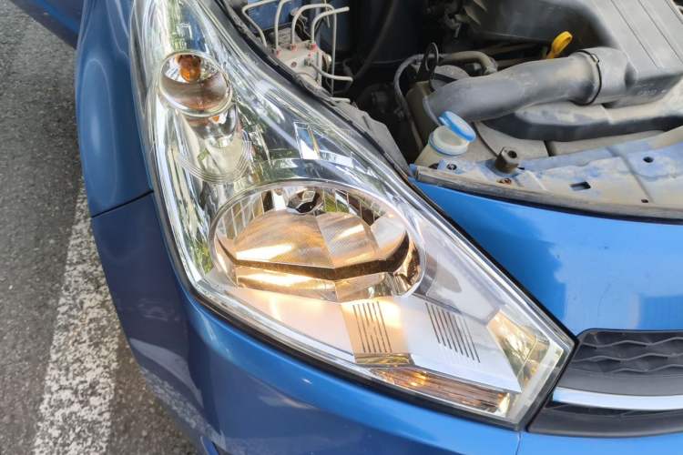 Used Suzuki Alto 2013 1.0L Manual Luxury Model Right Front Headlight