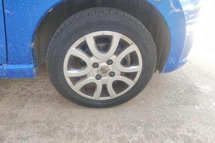 Used Suzuki Alto 2013 1.0L Automatic Luxury Model Right Front Wheel Hub