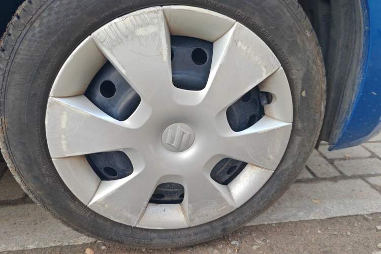 Used Suzuki Alto 2013 Revised Version 1.0L Manual Comfort Edition Right Front Wheel Hub