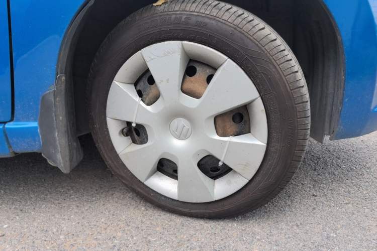 Used Suzuki Alto 2013 Revised Version 1.0L Manual Comfort Edition Right Front Wheel Hub