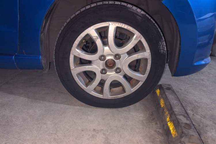 Used Suzuki Alto 2013 1.0L Automatic Luxury Model Right Front Wheel Hub
