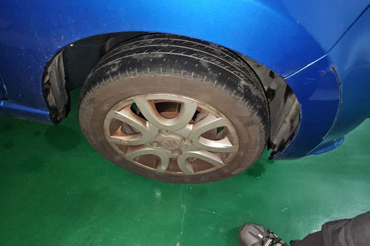 Used Suzuki Alto 2013 1.0L Automatic 20th Anniversary Limited Edition Right Front Wheel Hub