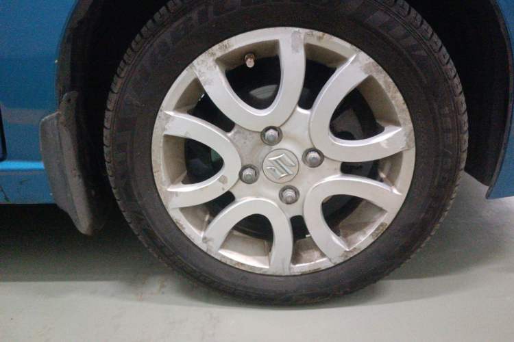Used Suzuki Alto 2013 1.0L Automatic Luxury Model Right Front Wheel Hub