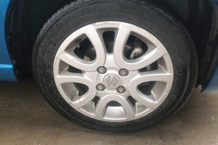 Used Suzuki Alto 2013 1.0L Automatic Luxury Model Right Front Wheel Hub