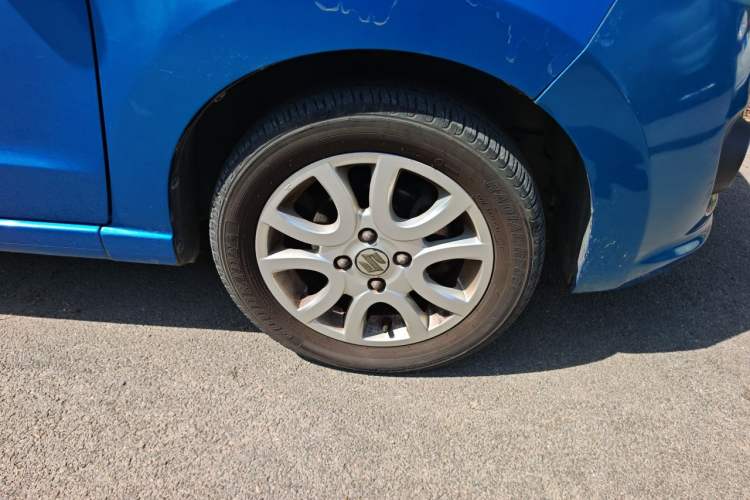 Used Suzuki Alto 2013 1.0L Manual Luxury Model Right Front Wheel Hub