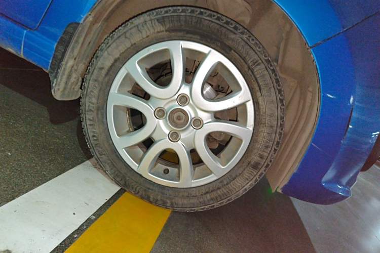 Used Suzuki Alto 2013 Revised Version 1.0L Manual Comfort Edition Right Front Wheel Hub