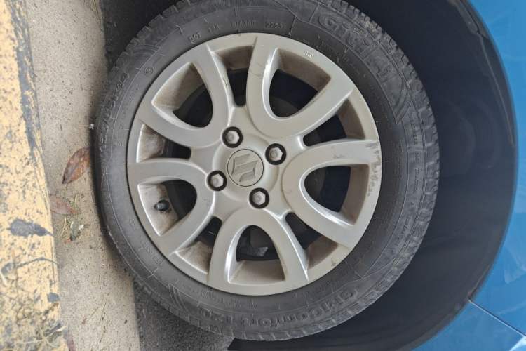 Used Suzuki Alto 2013 1.0L Manual Luxury Model Right Front Wheel Hub