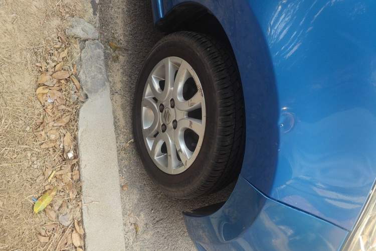 Used Suzuki Alto 2013 1.0L Automatic Luxury Model Right Front Wheel Hub