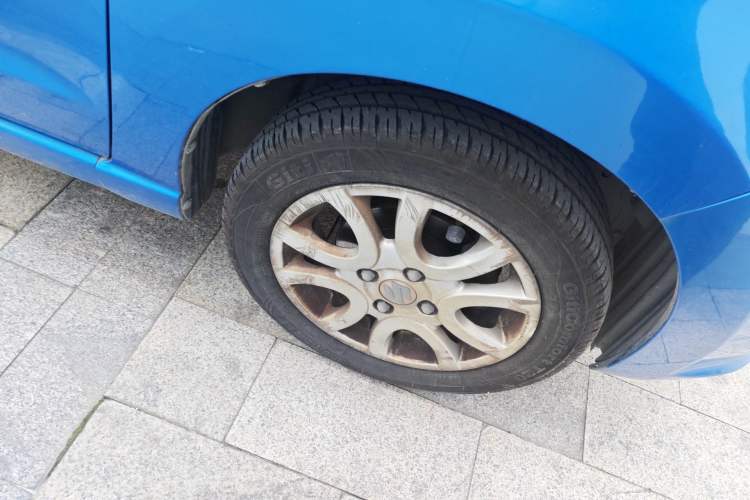 Used Suzuki Alto 2013 1.0L Manual Luxury Model Right Front Wheel Hub
