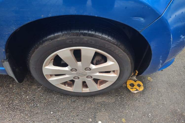 Used Suzuki Alto 2013 1.0L Manual Utility Model Right Front Wheel Hub