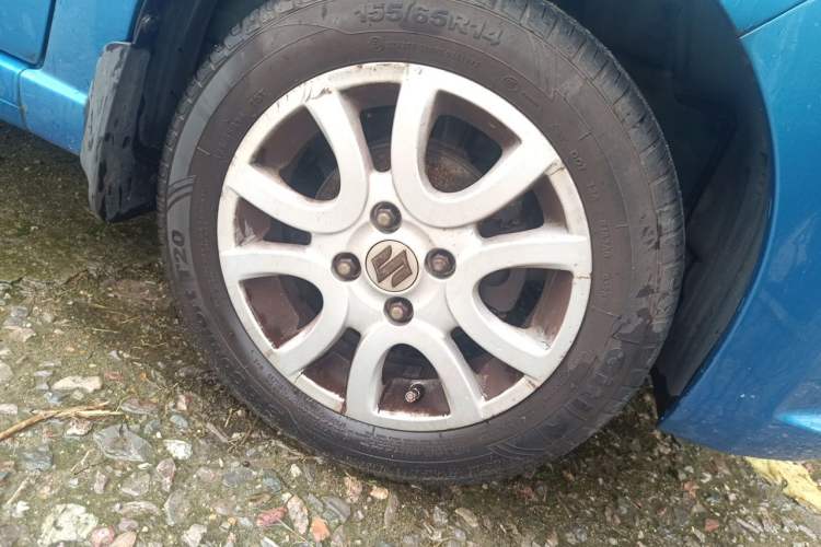 Used Suzuki Alto 2013 1.0L Manual Luxury Model Right Front Wheel Hub
