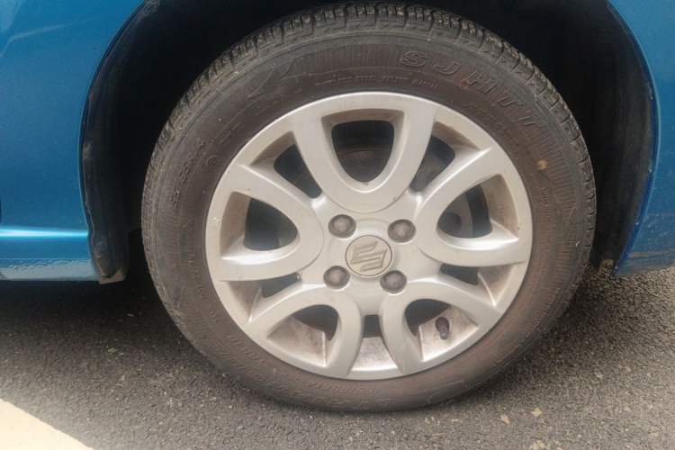 Used Suzuki Alto 2013 1.0L Manual Luxury Model Right Front Wheel Hub