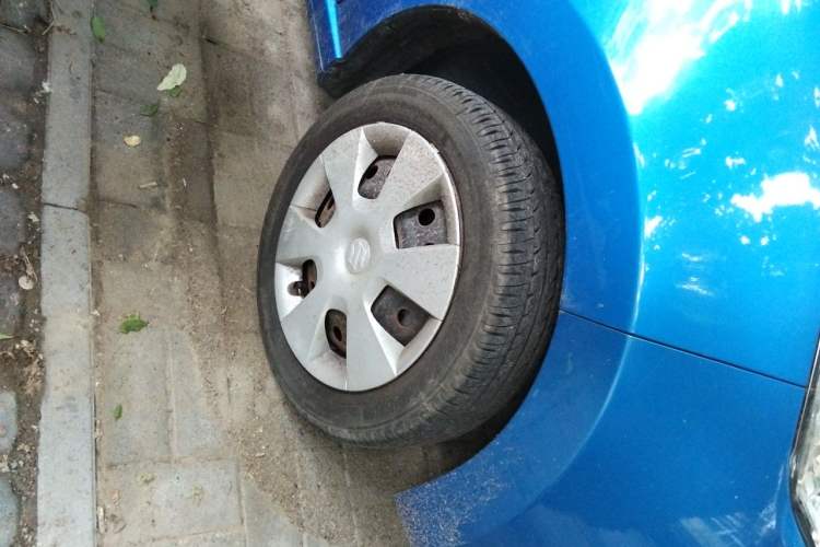 Used Suzuki Alto 2013 Revised Version 1.0L Manual Comfort Edition Right Front Wheel Hub