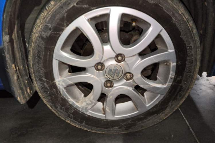 Used Suzuki Alto 2013 1.0L Manual Luxury Model Right Front Wheel Hub