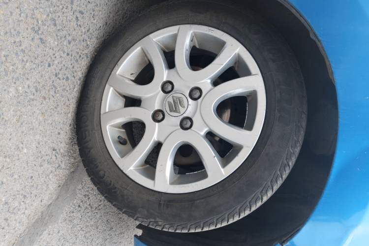 Used Suzuki Alto 2013 1.0L Manual Luxury Model Right Front Wheel Hub