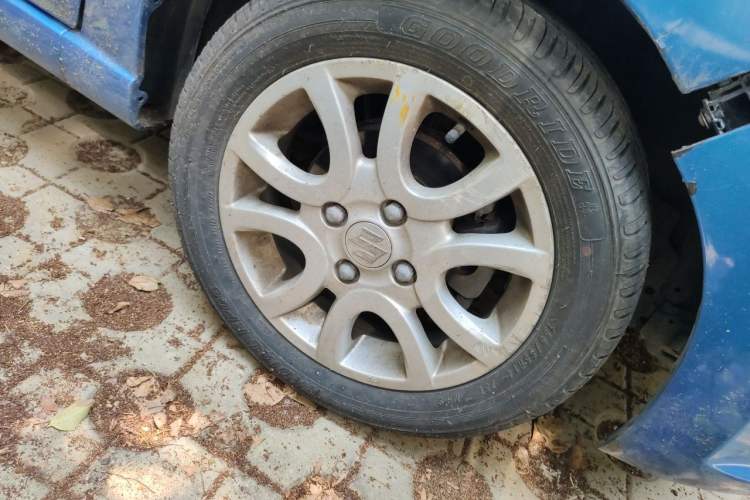 Used Suzuki Alto 2013 1.0L Automatic Luxury Model Right Front Wheel Hub