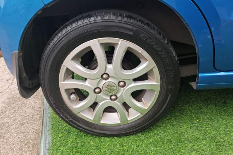 Used Suzuki Alto 2013 1.0L Automatic Luxury Model Right Rear Wheel Hub