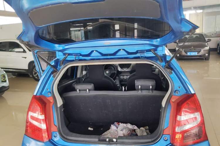 Used Suzuki Alto 2013 1.0L Manual Luxury Model Trunk