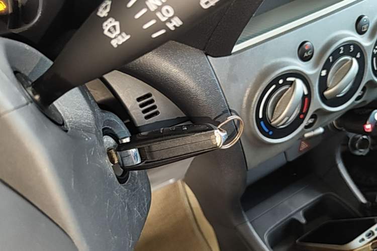 Used Suzuki Alto 2013 1.0L Automatic Luxury Model Vehicle Key