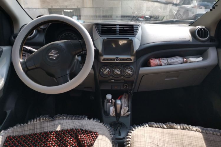 Used Suzuki Alto 2013 1.0L Automatic Luxury Model Center Console
