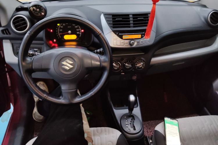 Used Suzuki Alto 2013 1.0L Automatic Luxury Model Center Console