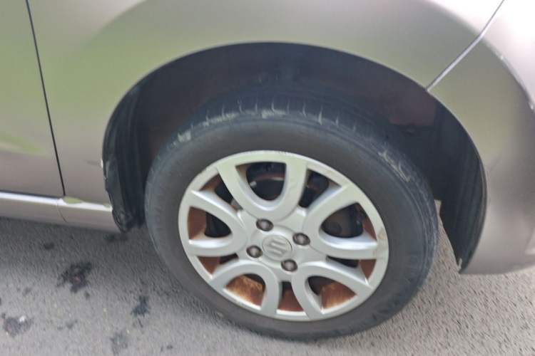 Used Suzuki Alto 2013 1.0L Automatic Luxury Model Right Front Wheel Hub