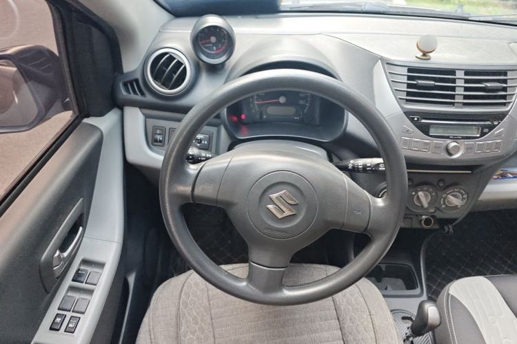 Used Suzuki Alto 2013 1.0L Automatic Luxury Model Steering Wheel