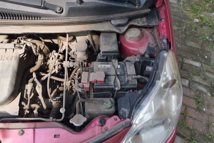 Used Suzuki Alto 2013 1.0L Automatic Luxury Model Engine Bay Left