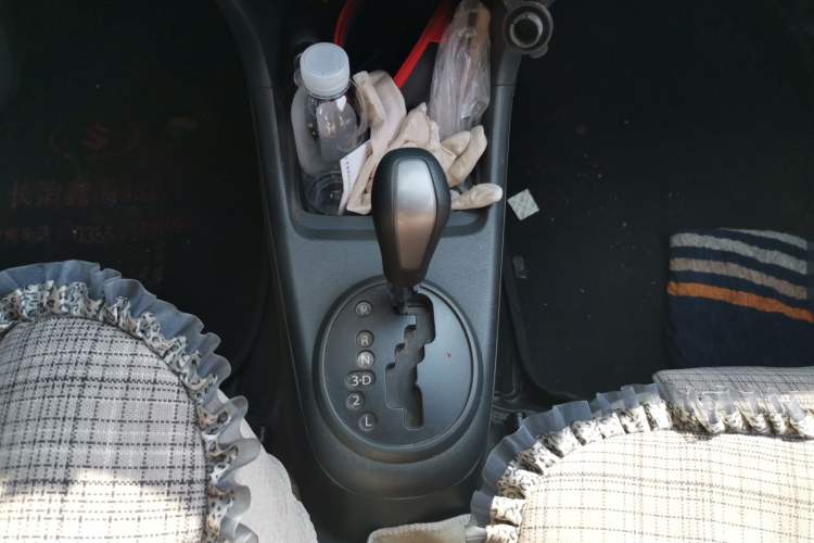 Used Suzuki Alto 2013 1.0L Automatic Luxury Model Gear Lever