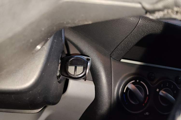 Used Suzuki Alto 2013 1.0L Automatic Luxury Model Interior 1