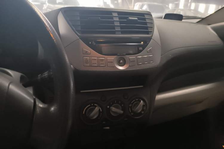 Used Suzuki Alto 2013 1.0L Automatic Luxury Model Audio And AC Panel