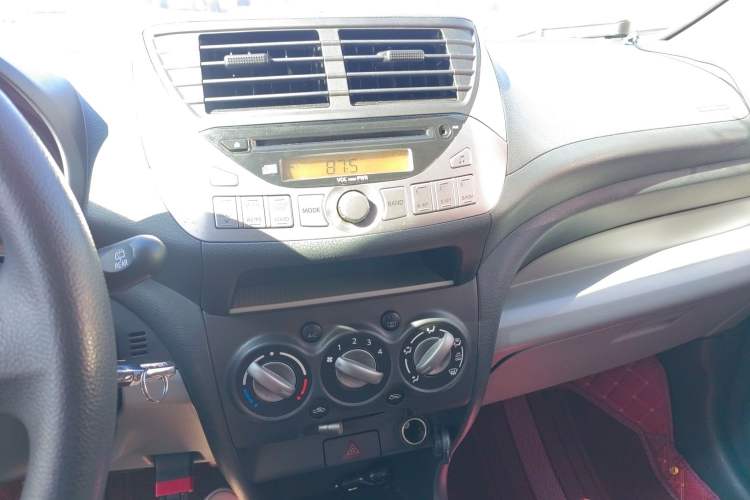 Used Suzuki Alto 2013 1.0L Automatic Luxury Model Audio And AC Panel